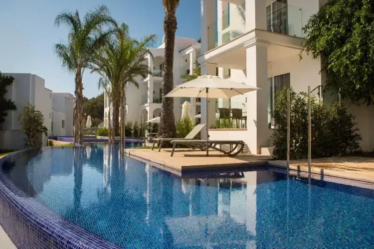 Superior Double room with balcony and with pool view
