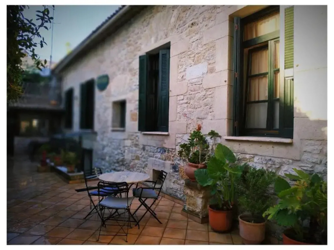 Ntouana Hotel