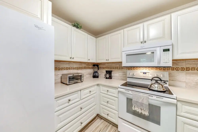 ~ 2 Mi to Beach: Princeville Condo w/ Private Deck