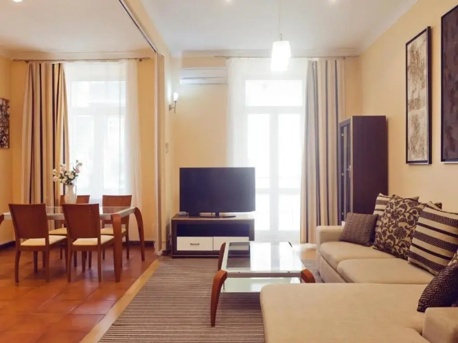 3 Bedrooms Studio