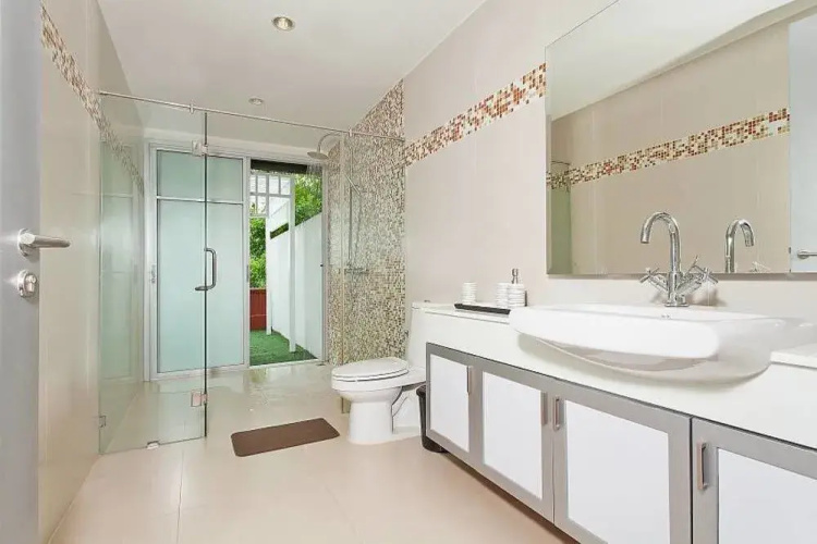 Jomtien Waree 9 with 6 bedrooms