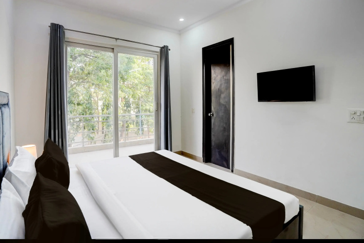 Super Townhouse Sector 53 Golf Course Road