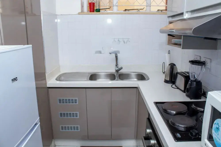 Apartment Sleeps 4, 2 Baths, Free Parking