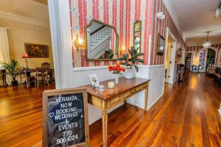 The Veranda Historic Inn - Peachtree City, GA