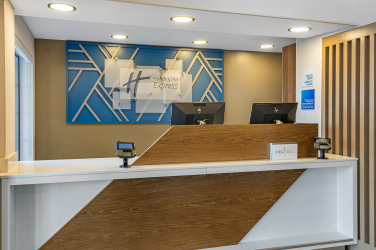 HOLIDAY INN EXPRESS & SUITES INDIANAPOLIS - EAST by IHG
