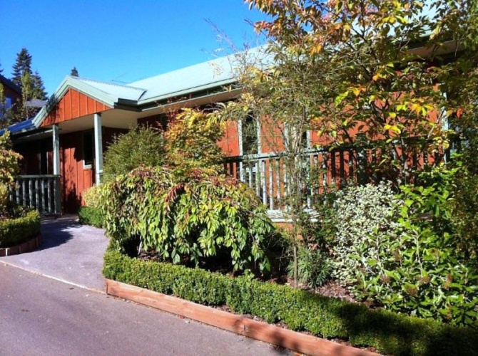5 Bedrooms Cottage
