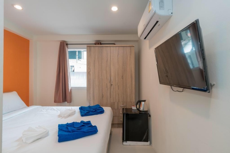 Economy room