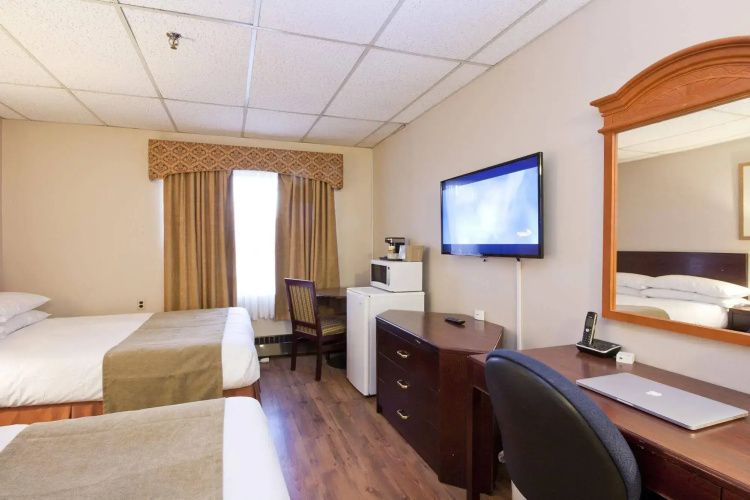 Provost Motor Inn