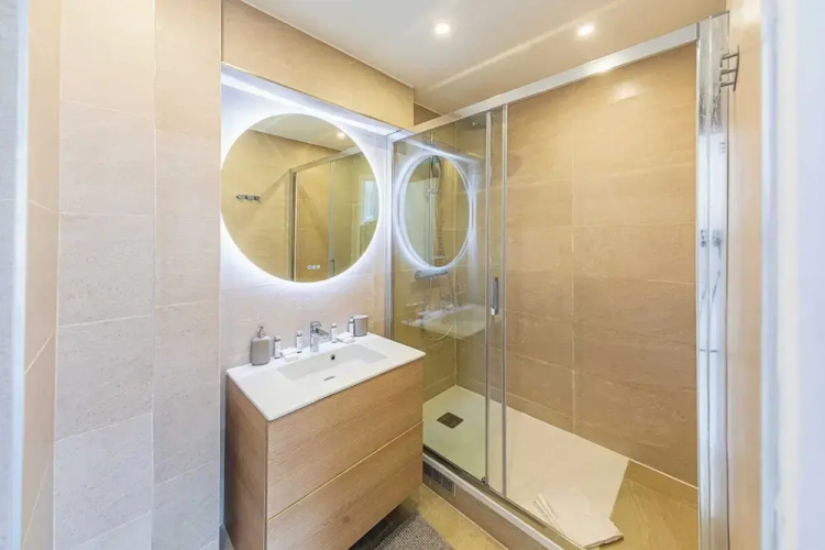 Superb Trocadero / Eiffel Tower Apartment