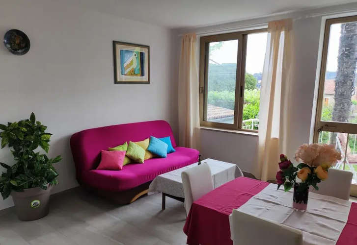 Apartment and Room Bitinada