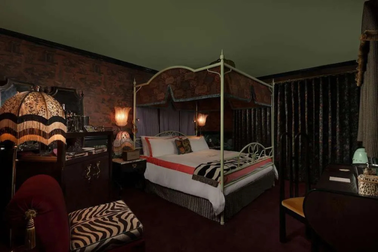 Lafayette Hotel & Suites In San Diego photo 7