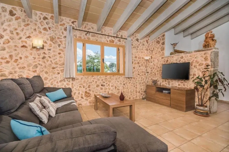 3 Bedrooms Cottage