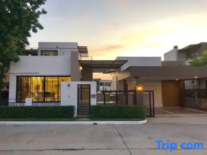 Lake View 44