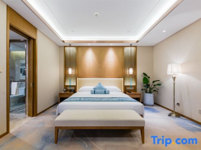 Deluxe Family Suite