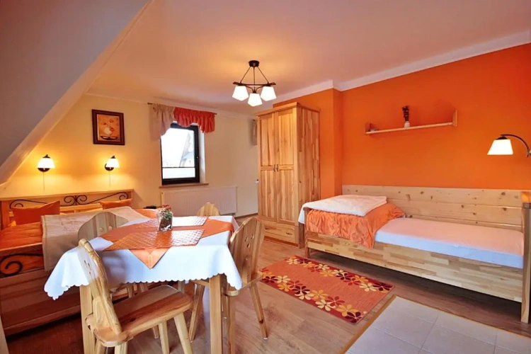 Standard Triple room