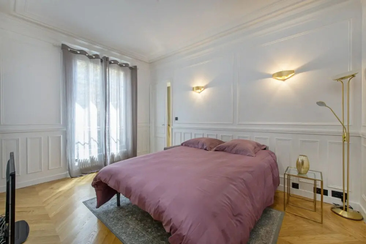 Dream apartment on the Elysee fields
