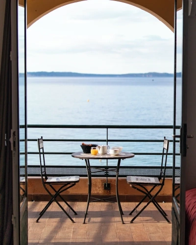 Deluxe room with balcony and with sea view