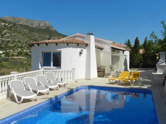 3 Bedrooms Villa