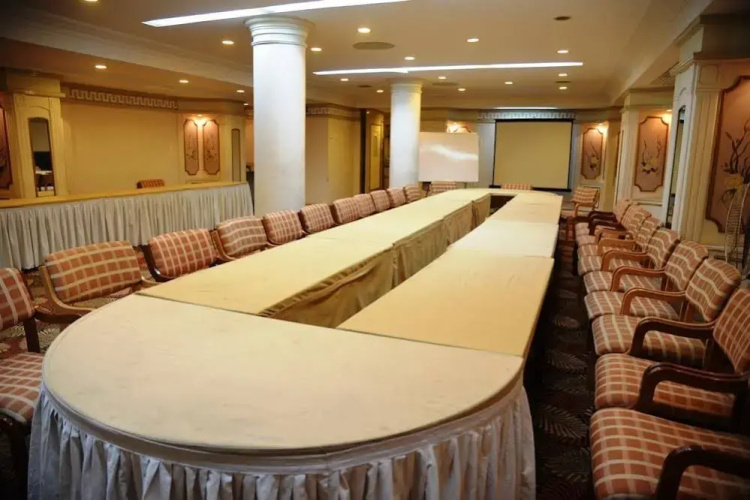 Hotel Rajmahal