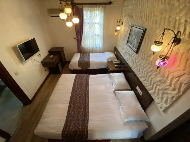 Cicerone Lodge Hotel