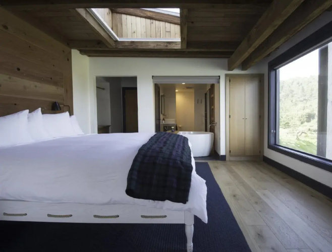 Timber Cove Resort