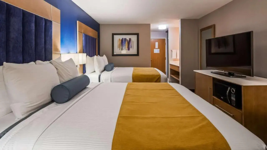 Magnuson Hotel & Suites Lansing