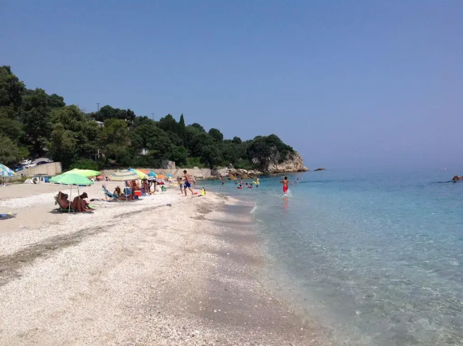 Studios Yalos