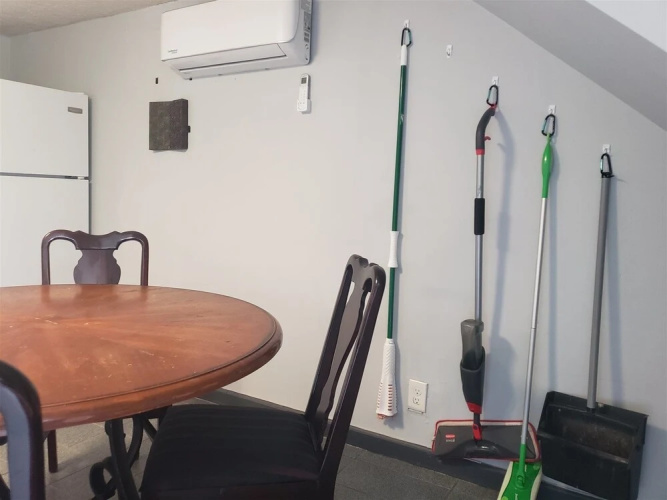Apartment - 1064 College Street