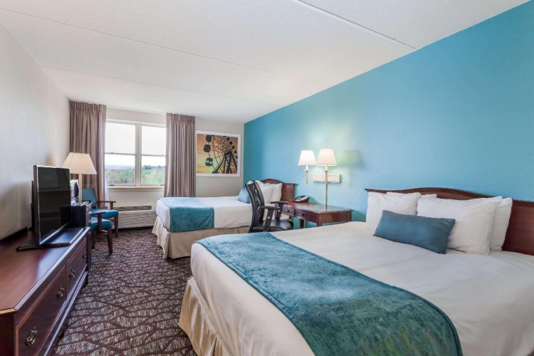 Standard Quadruple room