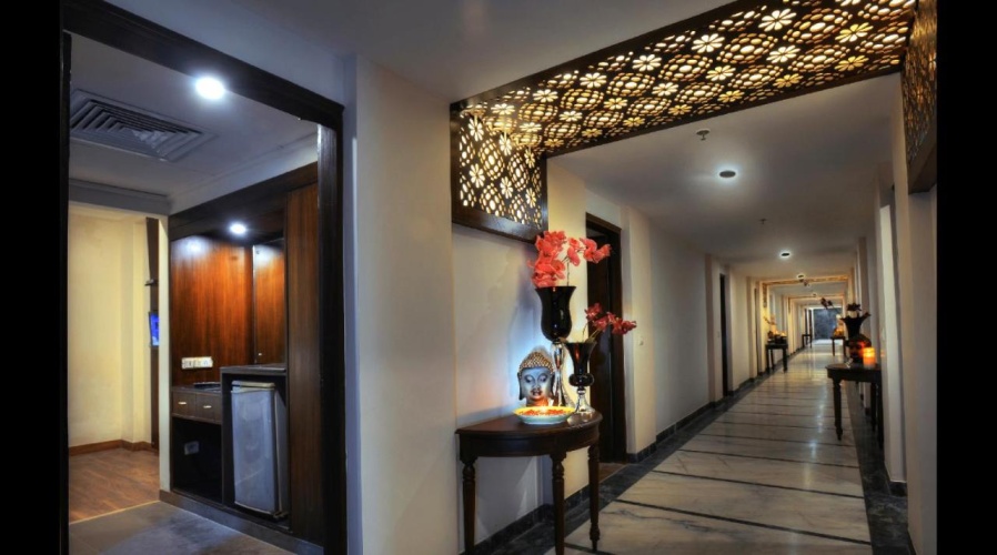 Royale Sarovar Portico Agra