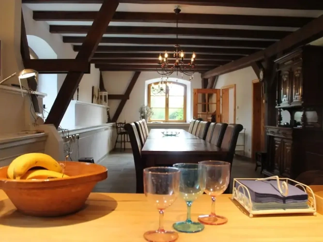 6 Bedrooms Classic Cottage