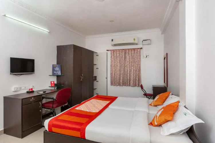 OYO 2140 Apartment Perungudi