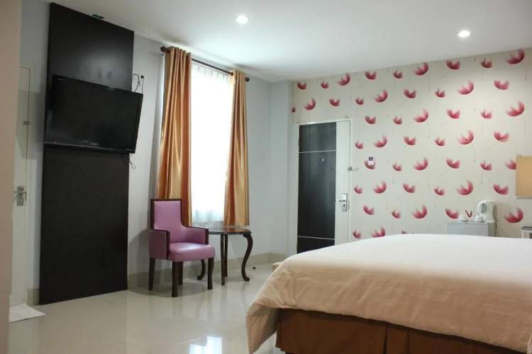 Novena Hotel Watampone