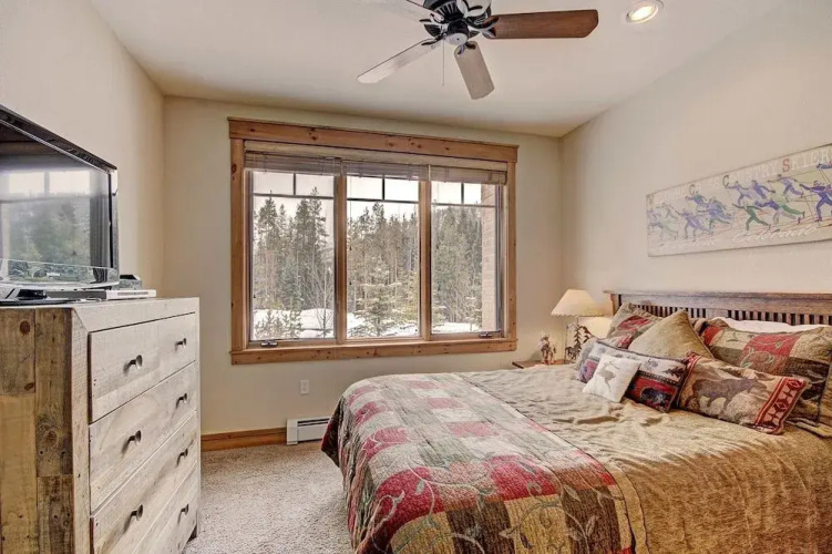 6526 Settlers Creek by RedAwning