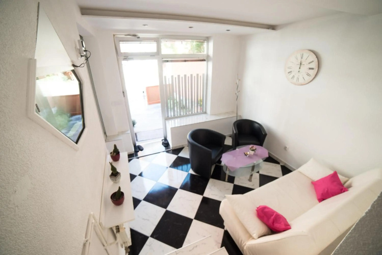Apartman Hitno