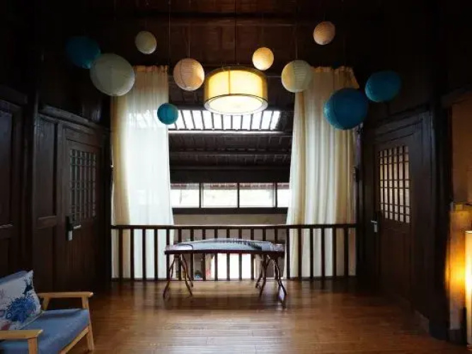 Girl Xiaocha Hostel