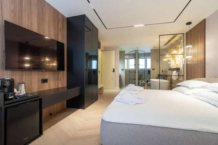 Luxury rooms FOR GIFT
