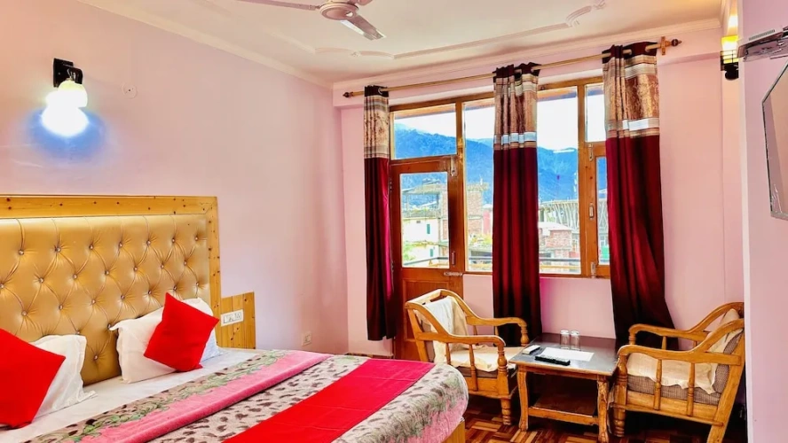 Deluxe room with balcony and with land view