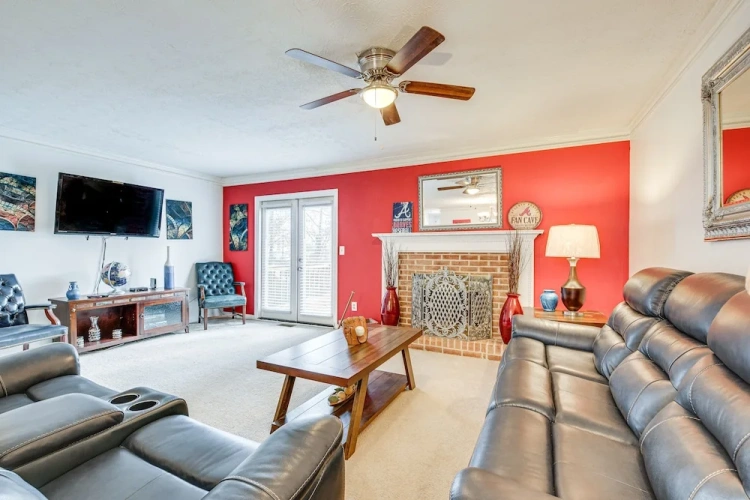 2 Bedrooms Apartment