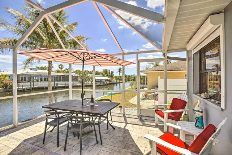 Heated Pool + Lanai: Matlacha Isles Getaway