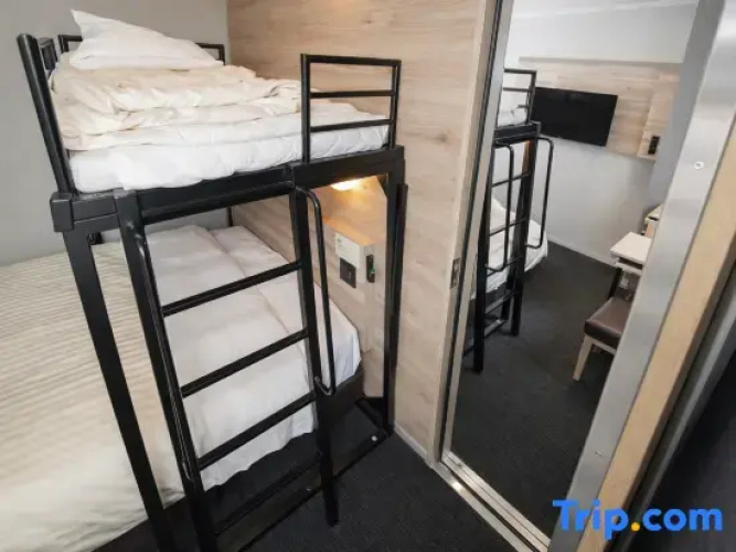 Standard Sextuple room