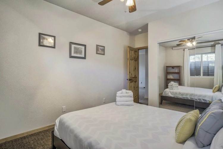 4BD Quiet Ranch Setting Historical Canyon Views