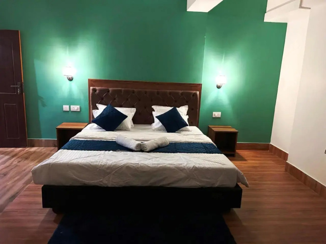 Hotel hill retreat