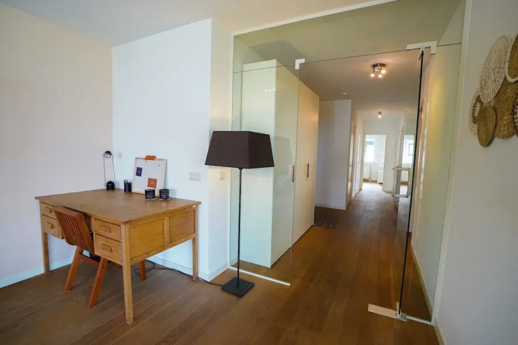 Spacious Apartment With Sea Views