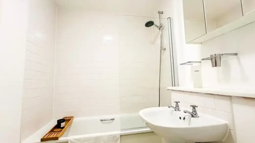 Host Stay 26 Carnegie House