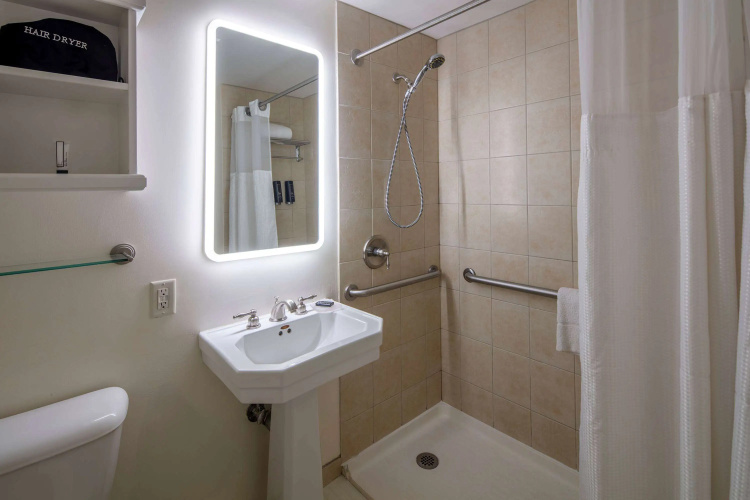 Collegian Hotel & Suites, Trademark Collection By Wyndham photo 8