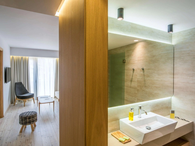 Ibis Styles Heraklion Central photo 10