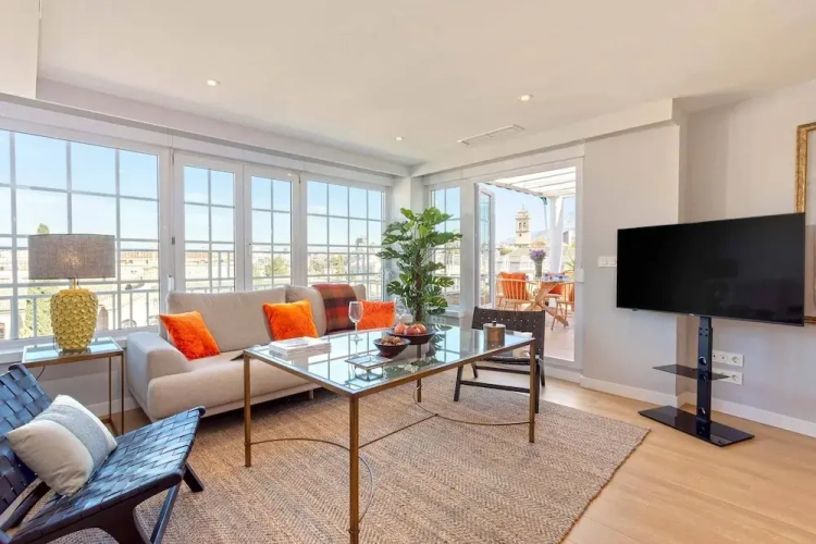3 Bedrooms Apartment