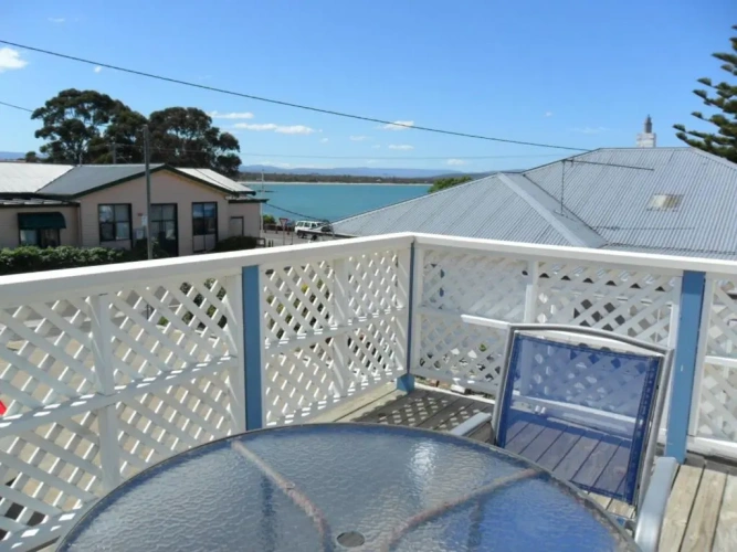 1 Bedroom Apartment with sea view