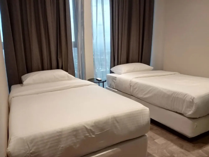 Expressionz Professional Suites by IHost Home Solutions